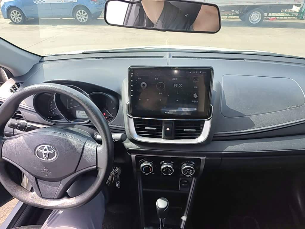 Toyota YARiS L Zhi Xuan 1.5 л 2021 г. Белый, пробег 44300 км