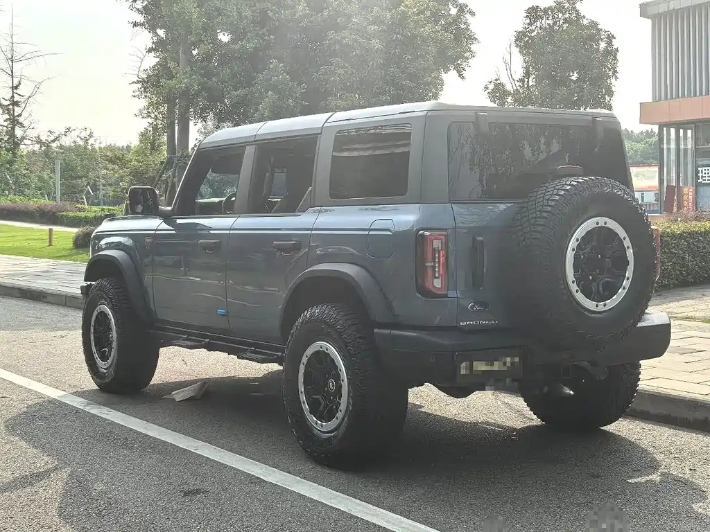 Ford Bronco — миниатюра 6