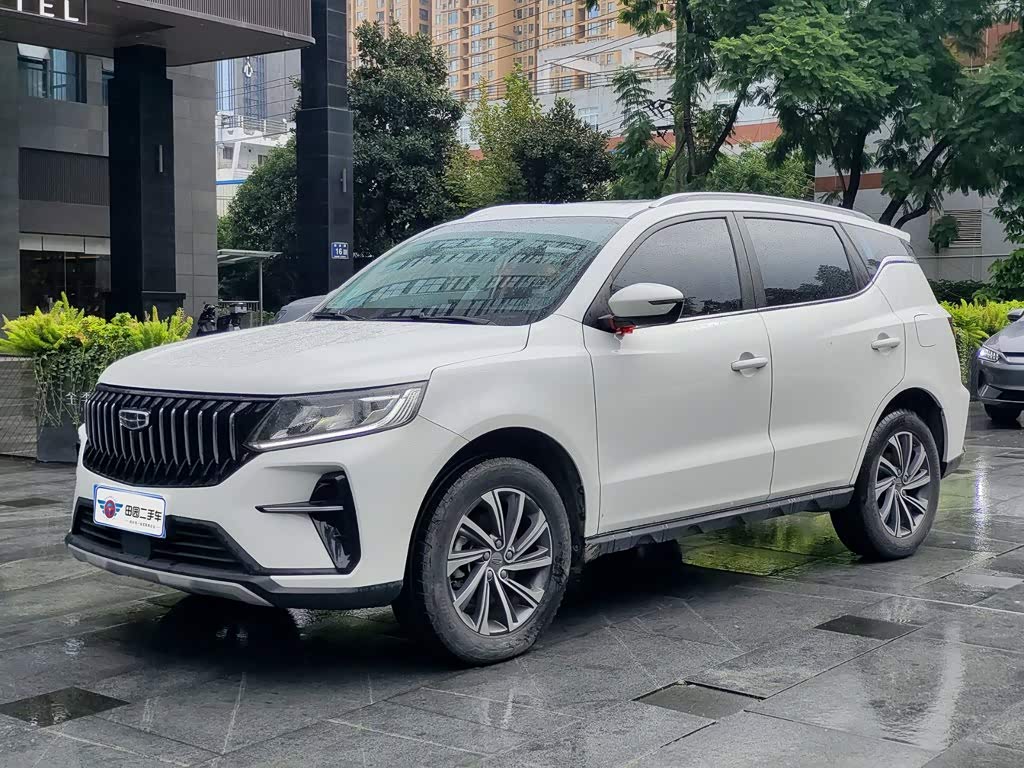 Geely Emgrand X6 1.4 л 2022 г. Белый, пробег 38000 км