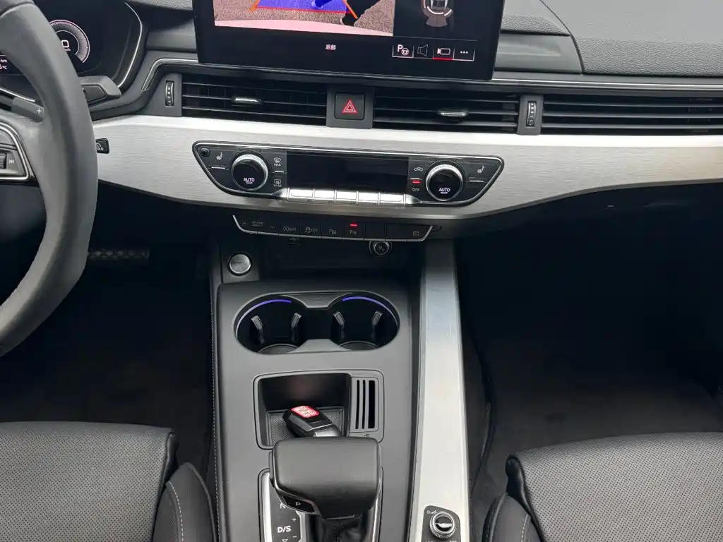 Audi A4L — миниатюра 12