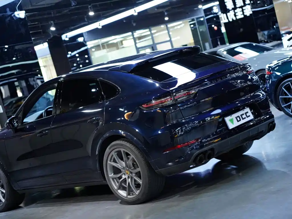 Porsche Cayenne — миниатюра 15