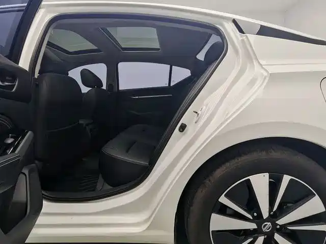 Nissan Teana — миниатюра 8