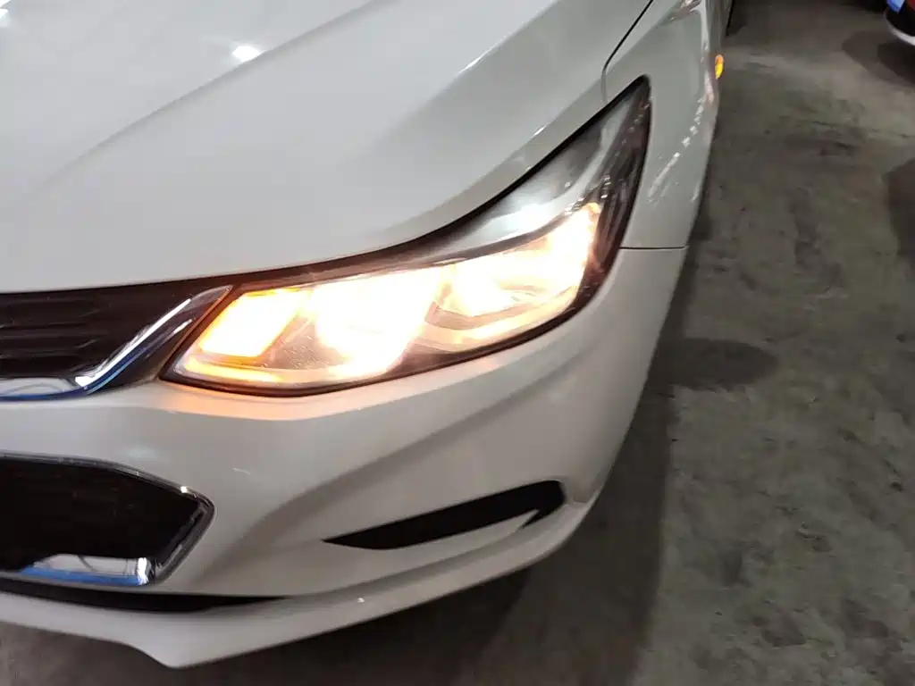 Chevrolet Cruze — миниатюра 24