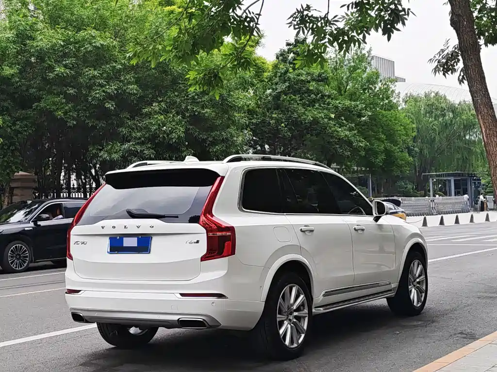 Volvo XC90 2015 T6 7 мест