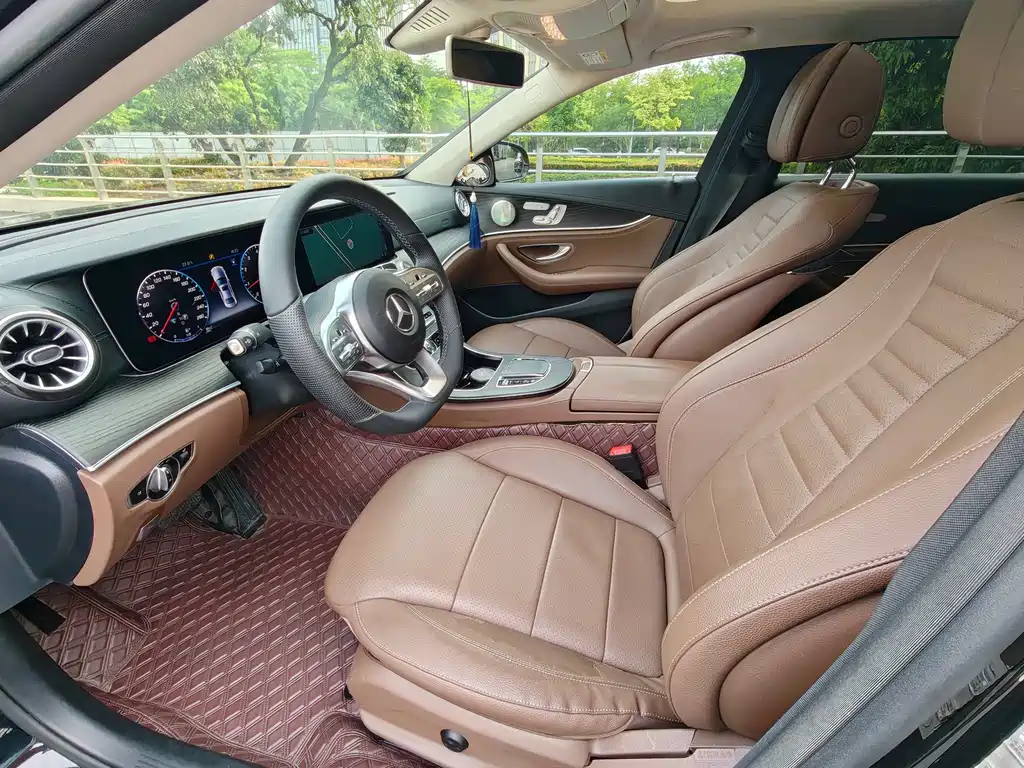 Mercedes-Benz E-Class — миниатюра 8