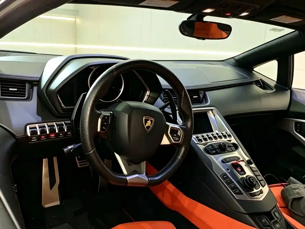 Lamborghini Aventador — миниатюра 4
