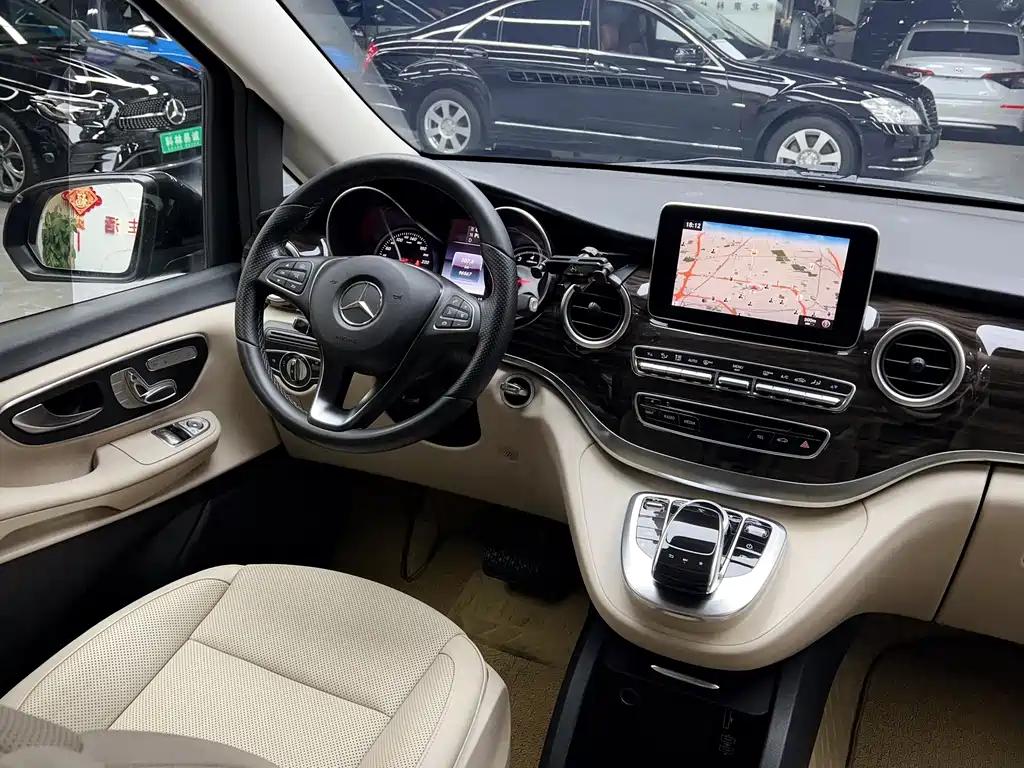 Mercedes-Benz V-Class — миниатюра 22