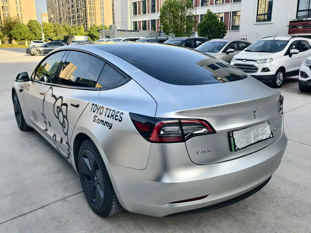 Tesla Model 3 — миниатюра 5