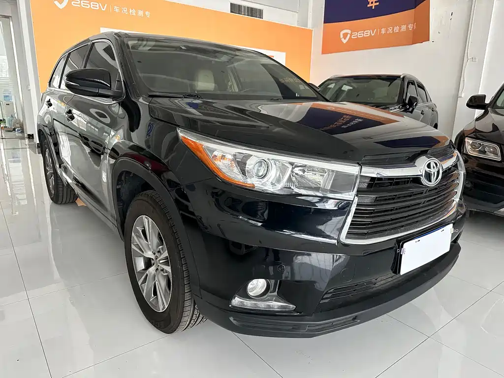TOYOTA HIGHLANDER