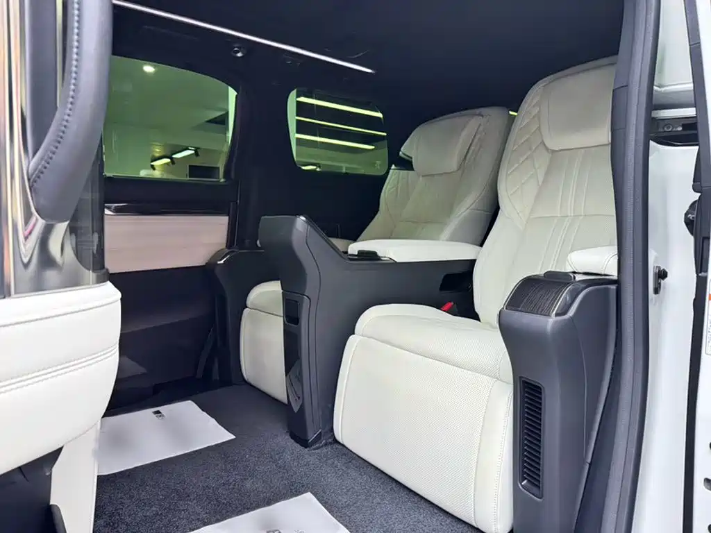 Lexus LM — миниатюра 2