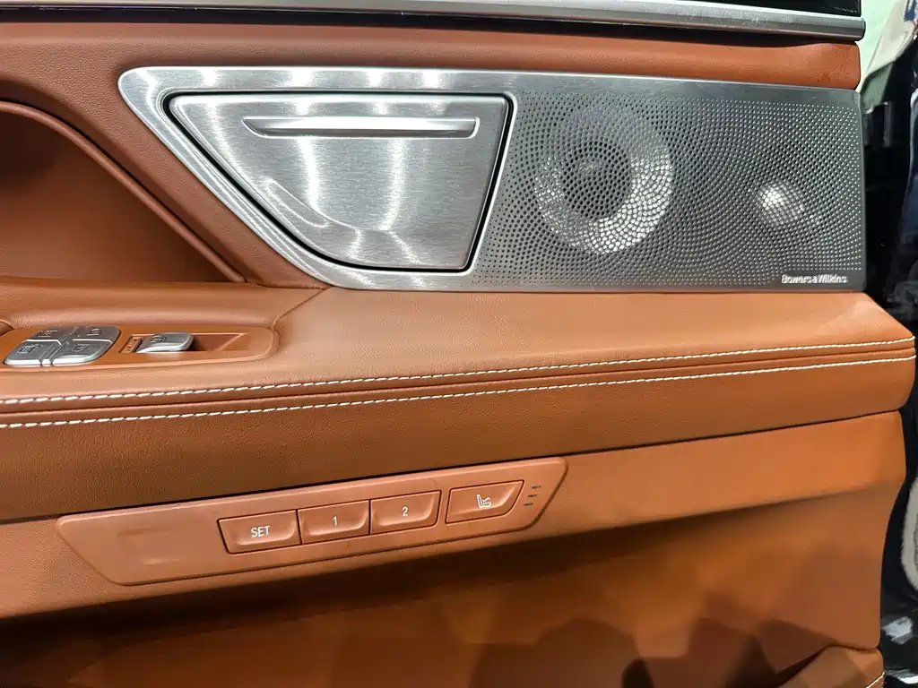 BMW 7 Series — миниатюра 16