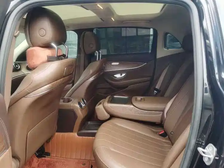 Mercedes-Benz E-Class — миниатюра 5