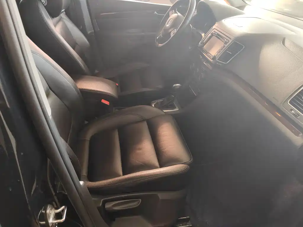 Volkswagen Xia 2014 2.0TSI Comfort