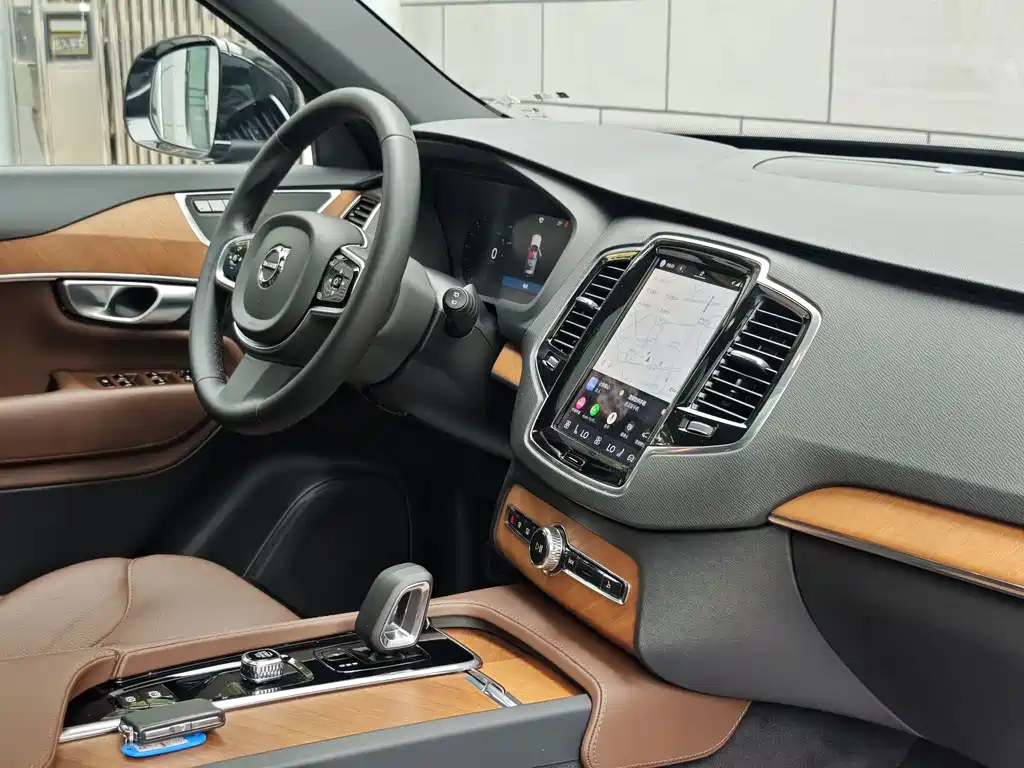 Volvo XC90 — миниатюра 18
