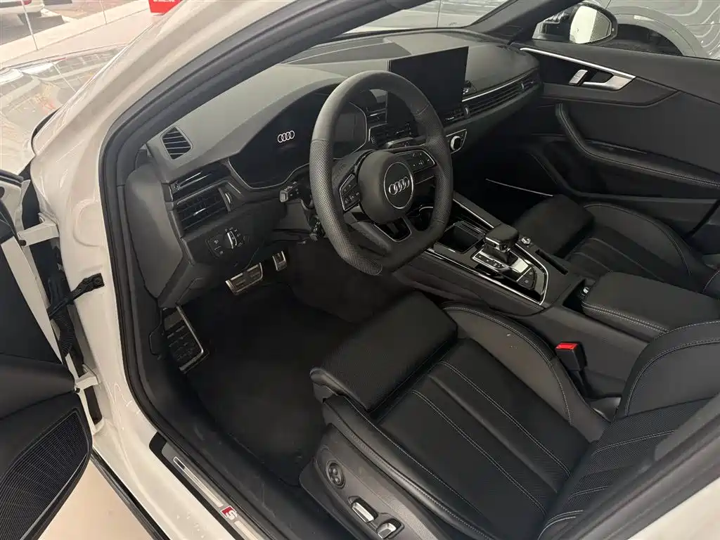 Audi A4L 2025 200 Enjoy 40 TFSI Luxury B&O