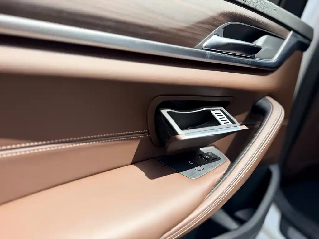 BMW 5 Series — миниатюра 23