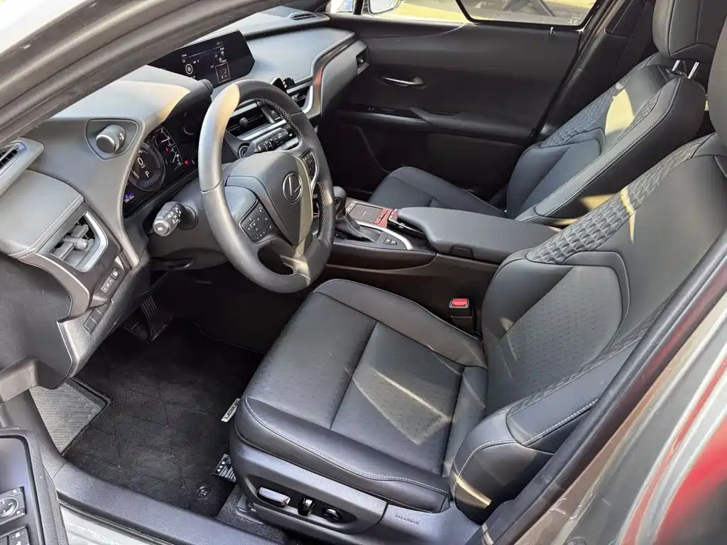 Lexus UX — миниатюра 4