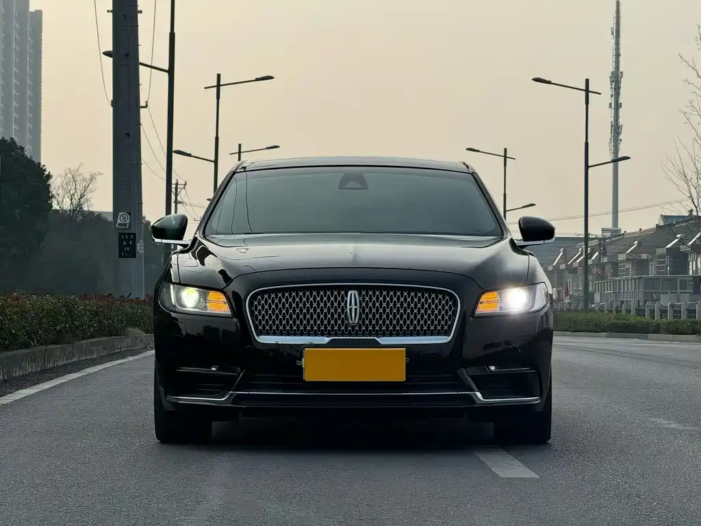 Lincoln Continental — миниатюра 2