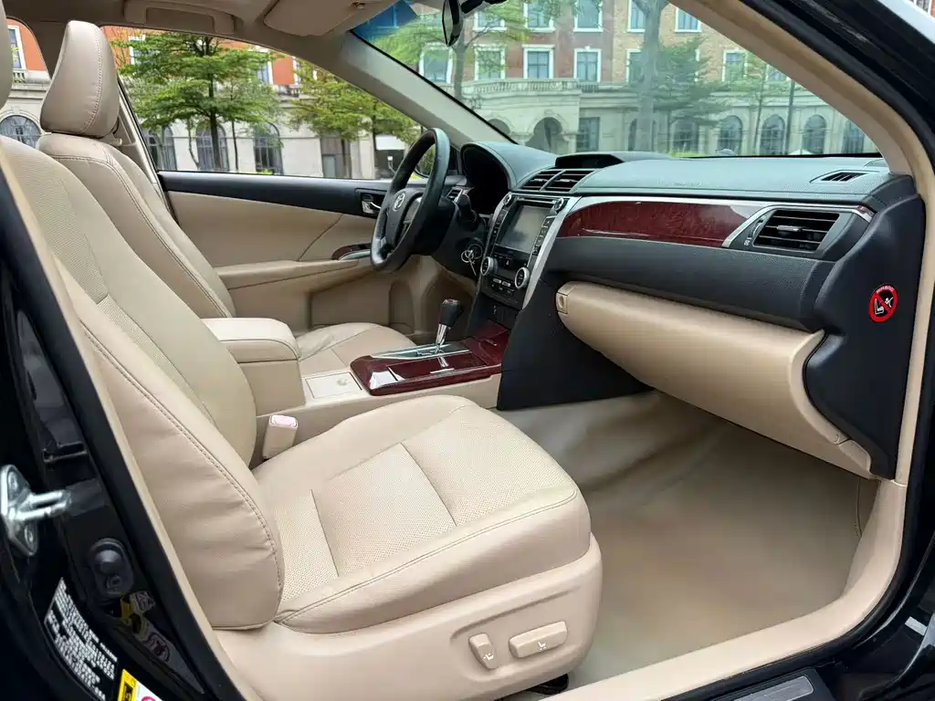 Toyota Camry — миниатюра 10