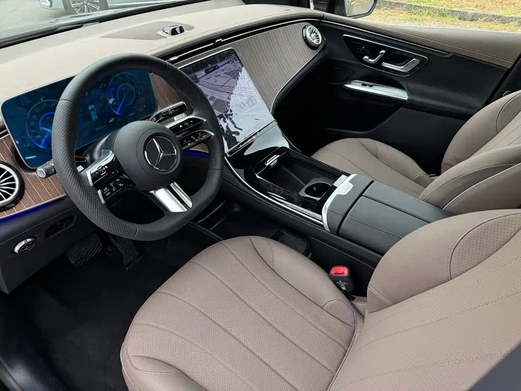 Mercedes-Benz EQE SUV — миниатюра 6
