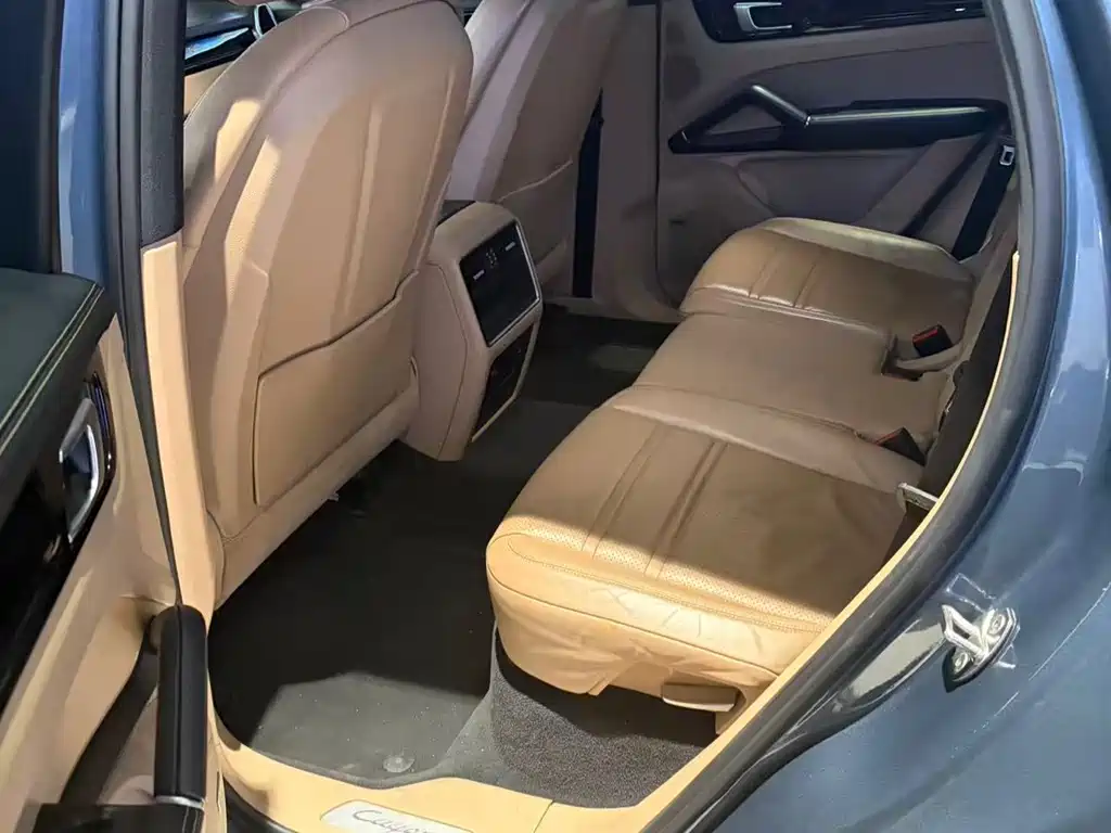 Porsche Cayenne — миниатюра 4