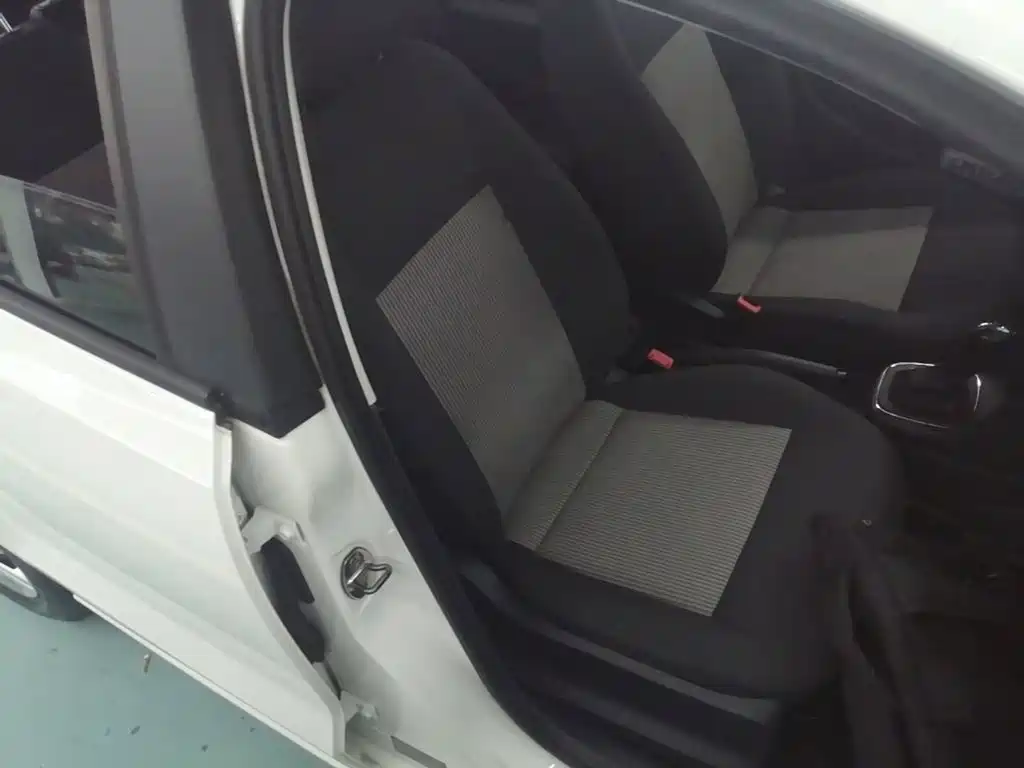 Volkswagen Polo — миниатюра 25