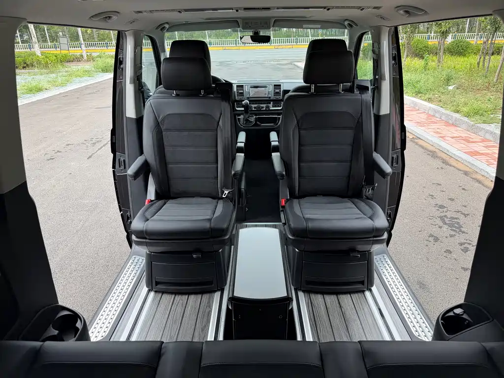Volkswagen Multivan — миниатюра 18
