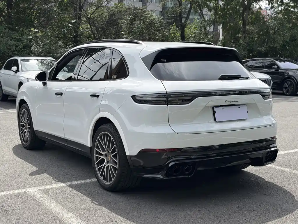 Porsche Cayenne — миниатюра 3