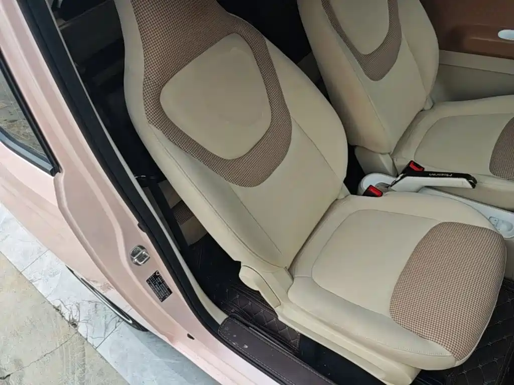 Wuling MINIEV — миниатюра 25