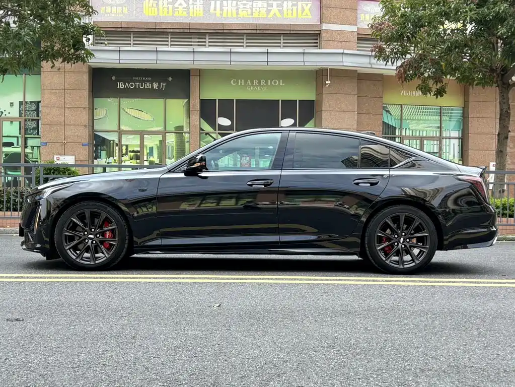 Cadillac CT5 — миниатюра 7