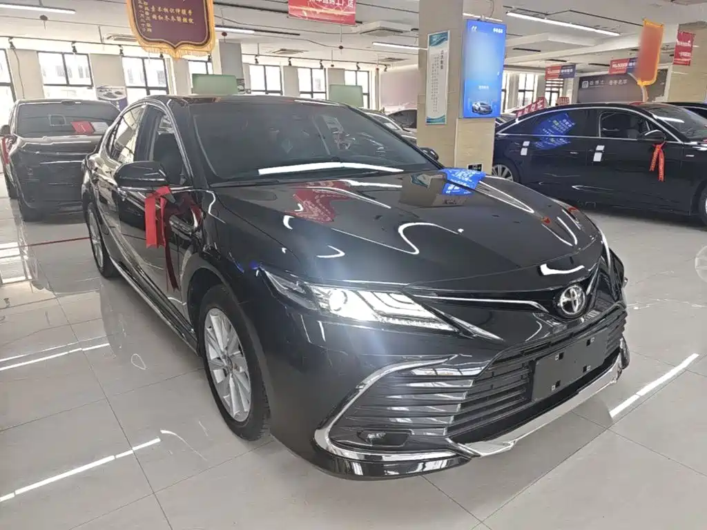 Toyota Camry — миниатюра 4