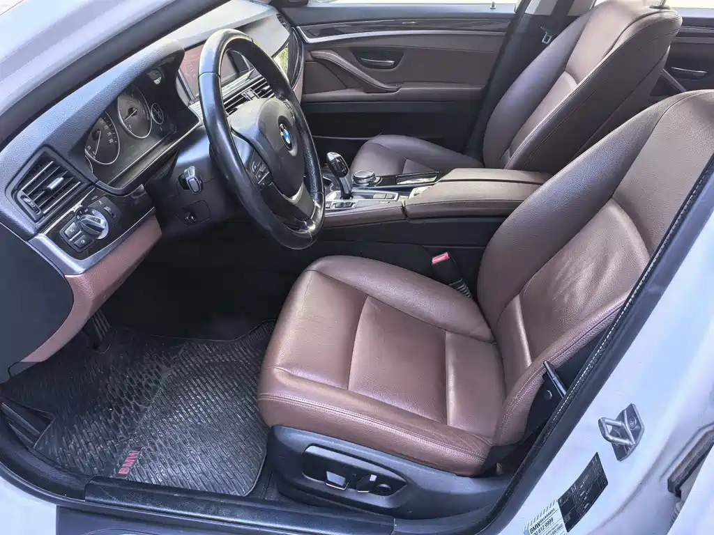 BMW 5 Series — миниатюра 23