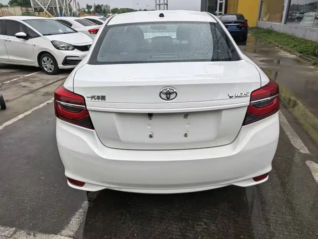 Toyota Vios — миниатюра 8