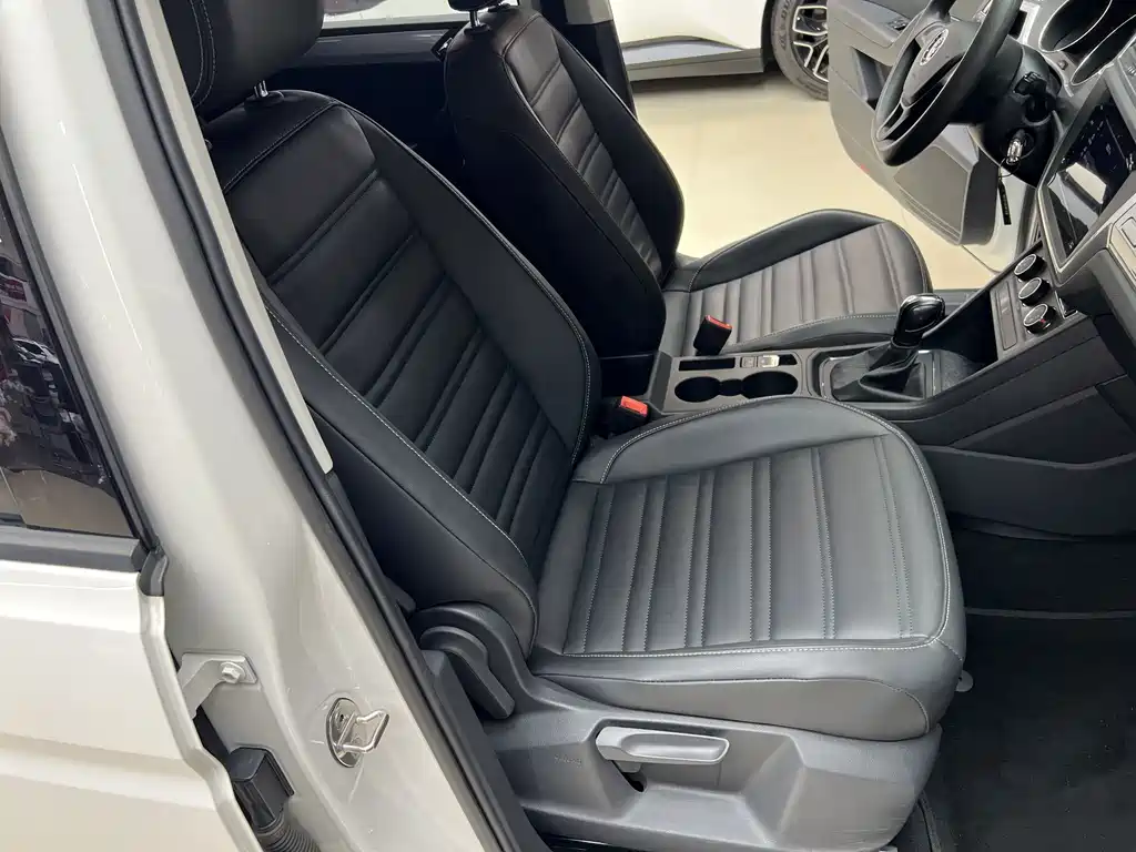 Volkswagen Touran — миниатюра 9