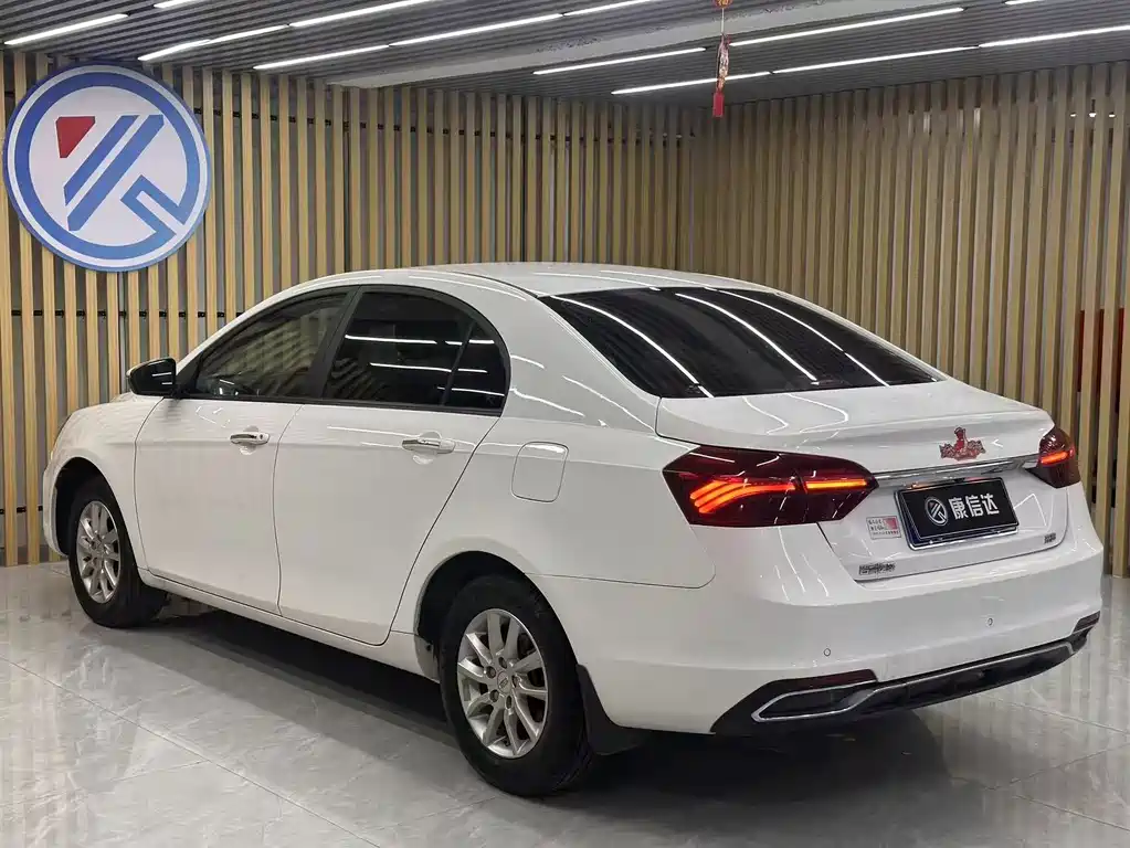 Geely Emgrand — миниатюра 8