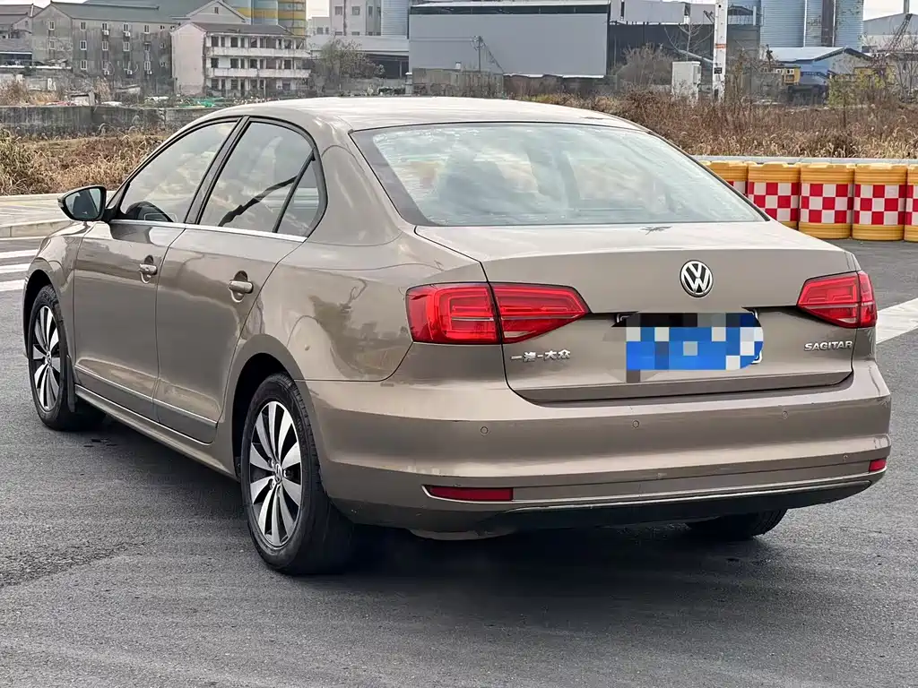Volkswagen Sagitar 2017 1.6L AT Comfort