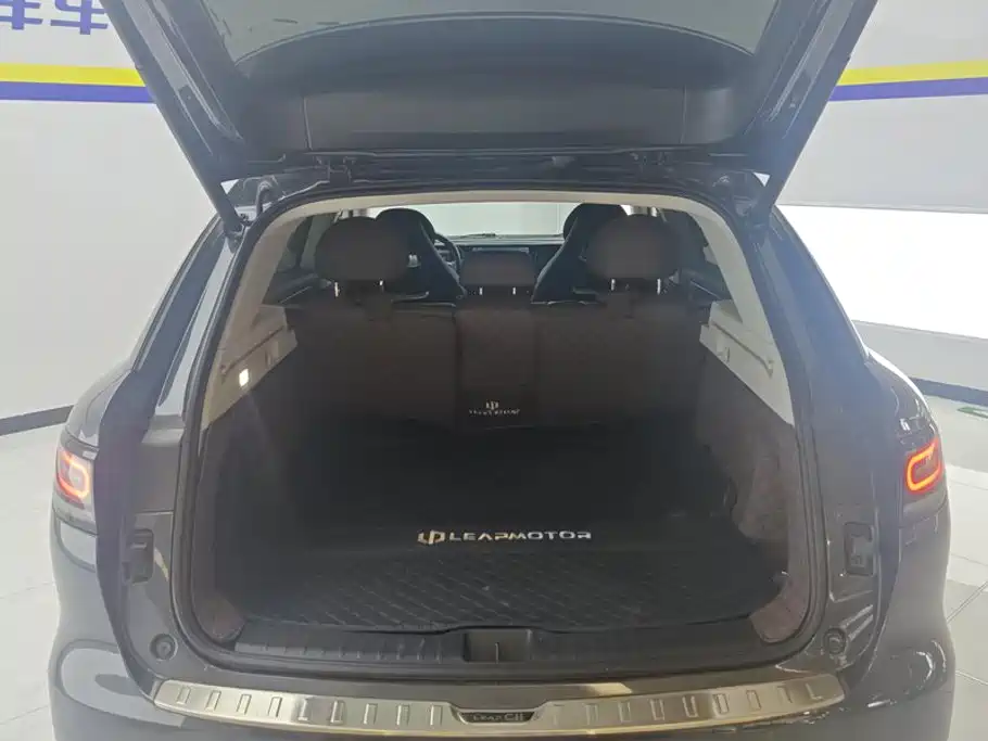 Leapmotor Leapmotor C11 — миниатюра 4