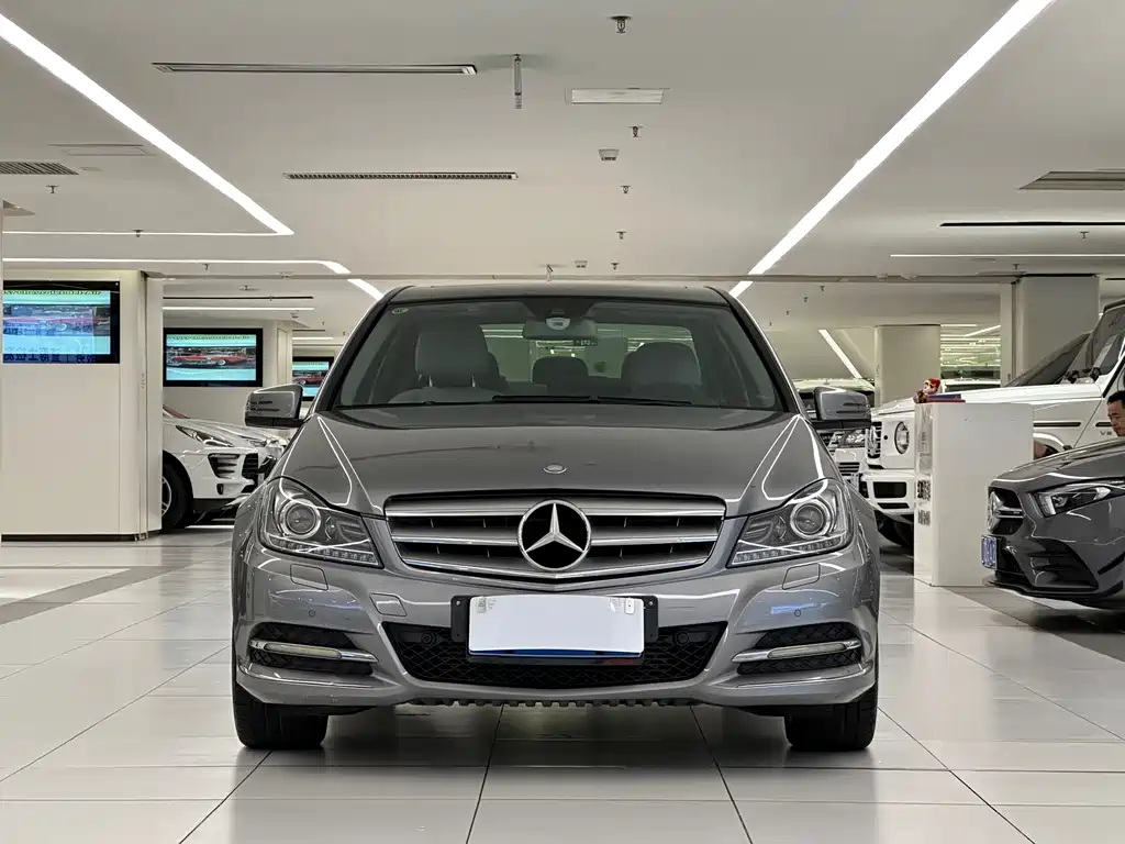 Mercedes-Benz C-Class — миниатюра 2
