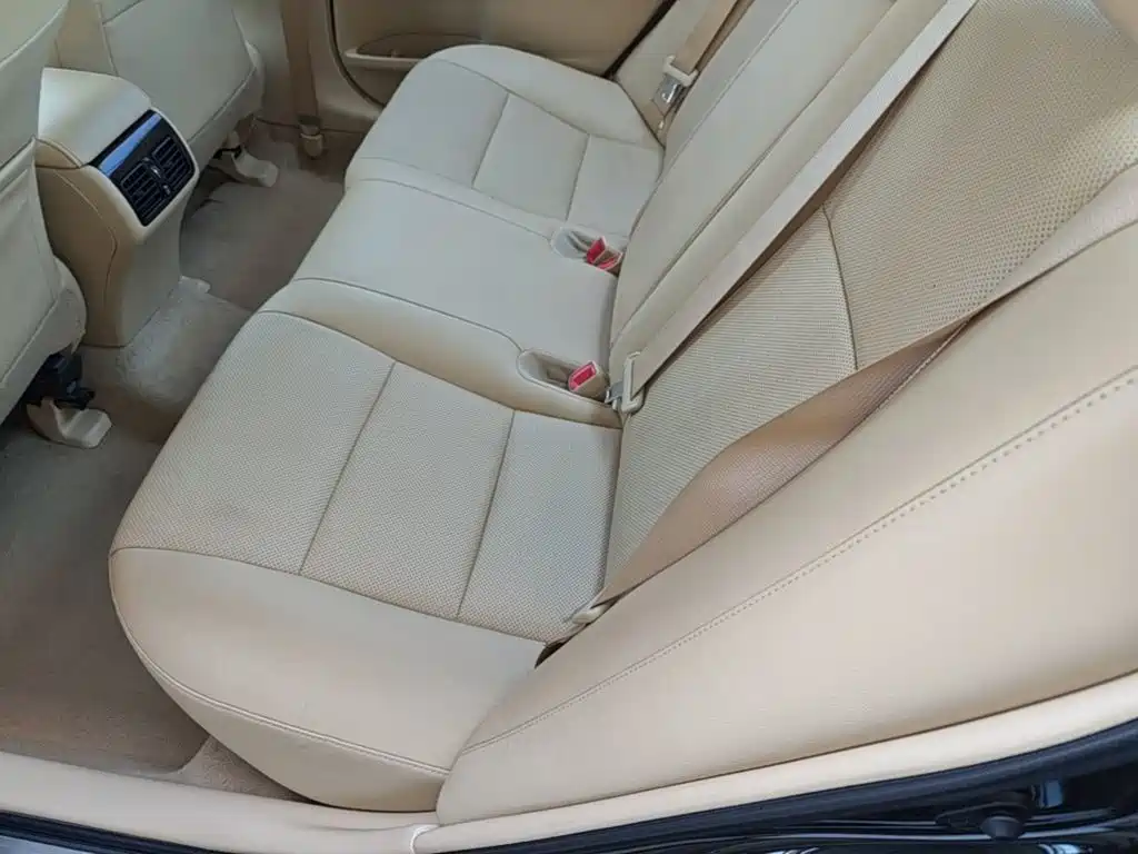Toyota Camry — миниатюра 17