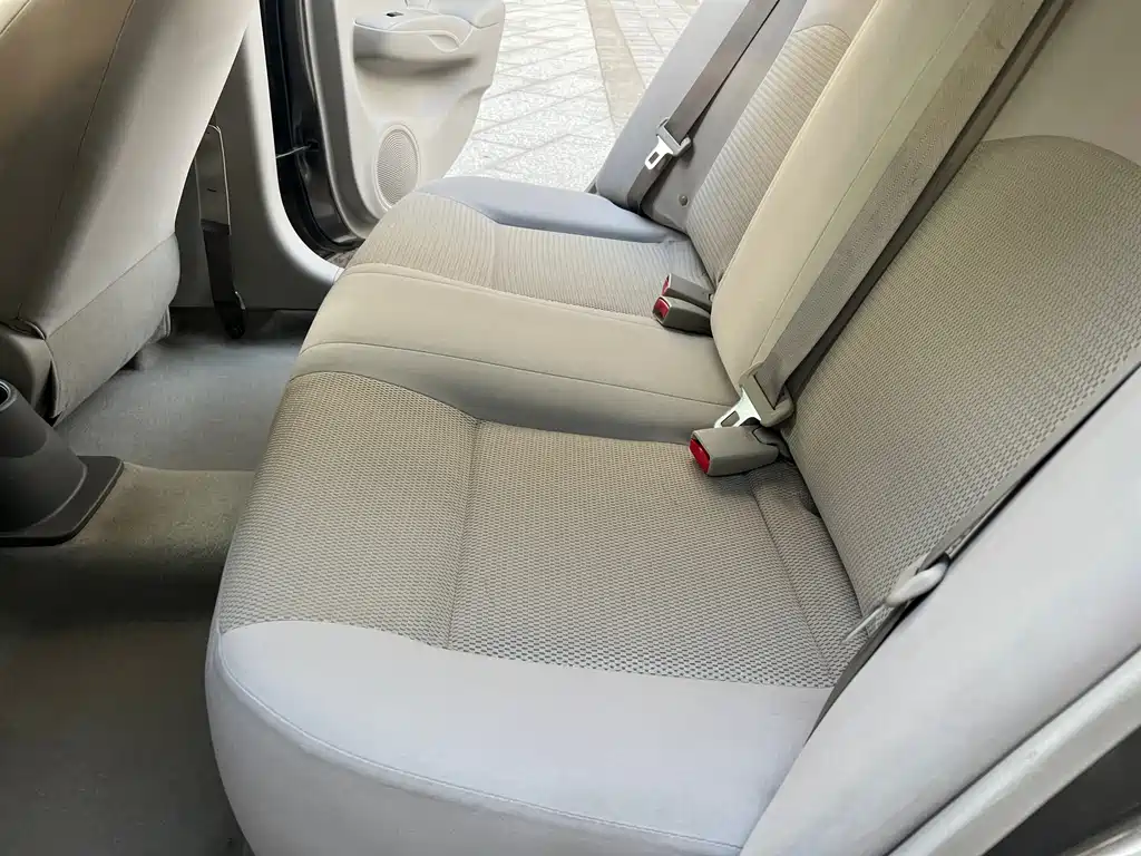 Nissan Sunny — миниатюра 15