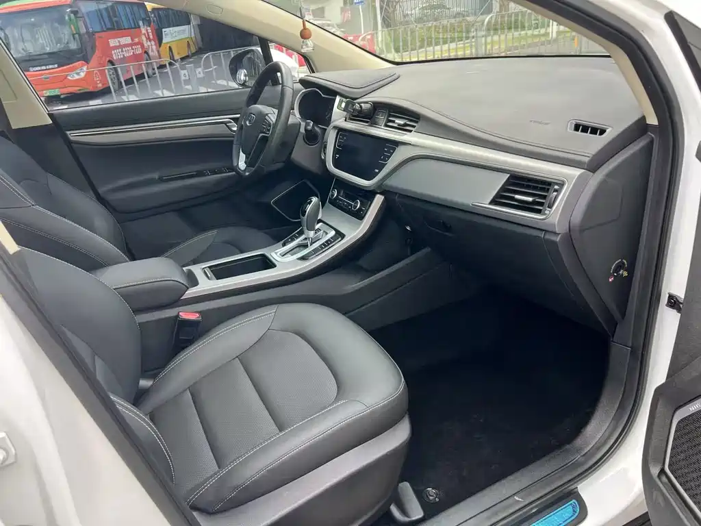GEELY AUTOMOBILE EMGRAND GS