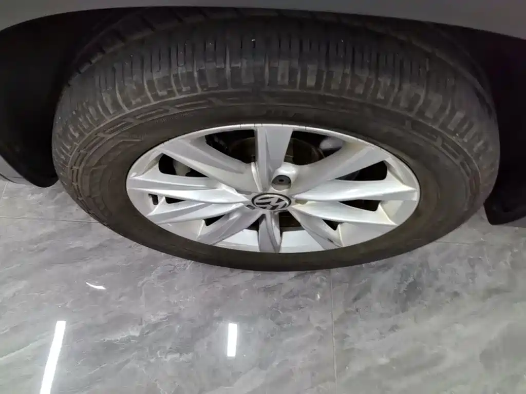 Volkswagen Tiguan — миниатюра 23