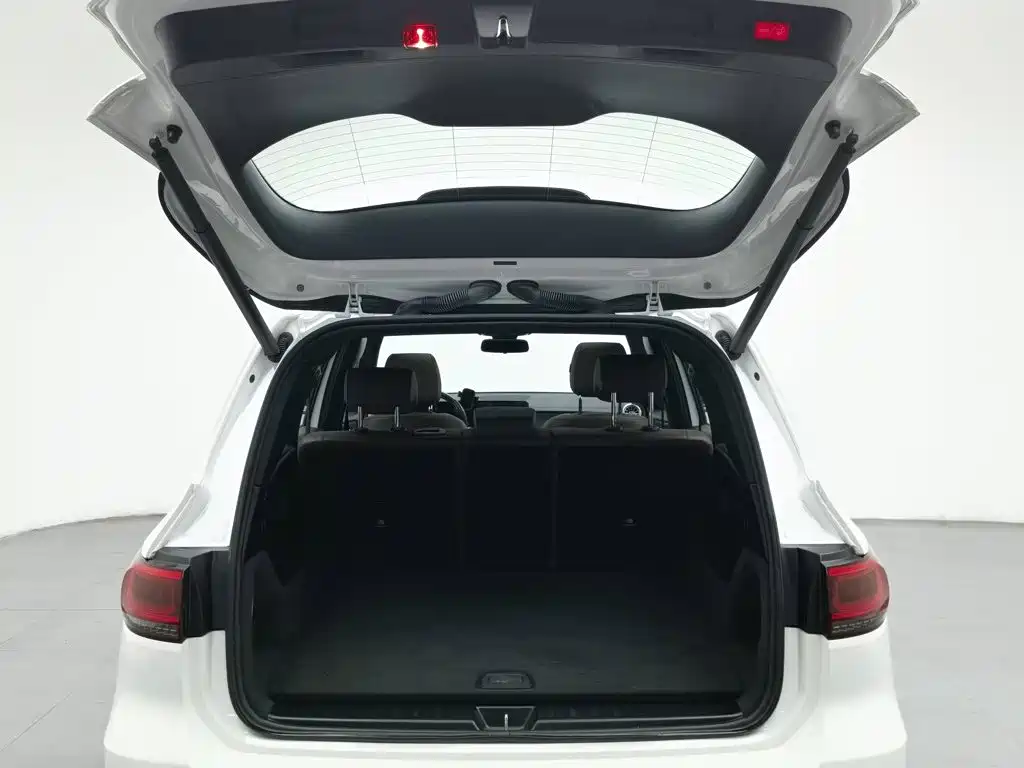 Mercedes-Benz GLB — миниатюра 16