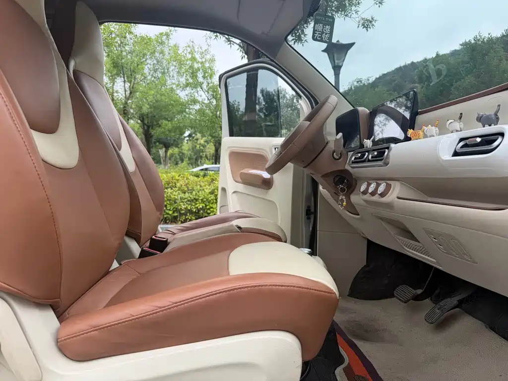 Wuling MINIEV — миниатюра 9
