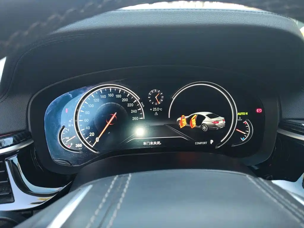 BMW 5 Series — миниатюра 7