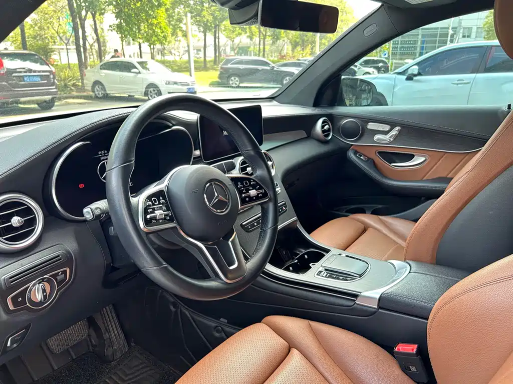 Mercedes-Benz GLC 2022 GLC 300 4MATIC SUV