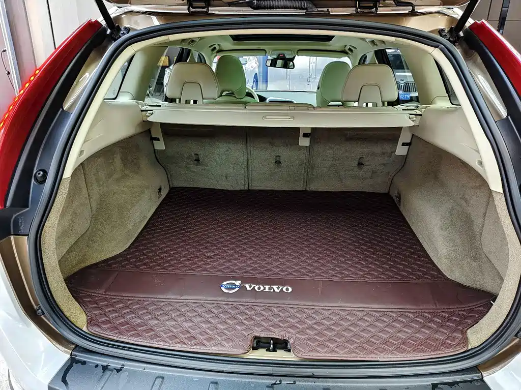Volvo XC60 (Import) — миниатюра 18