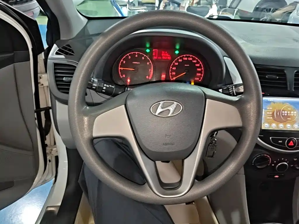 Hyundai Verna — миниатюра 11