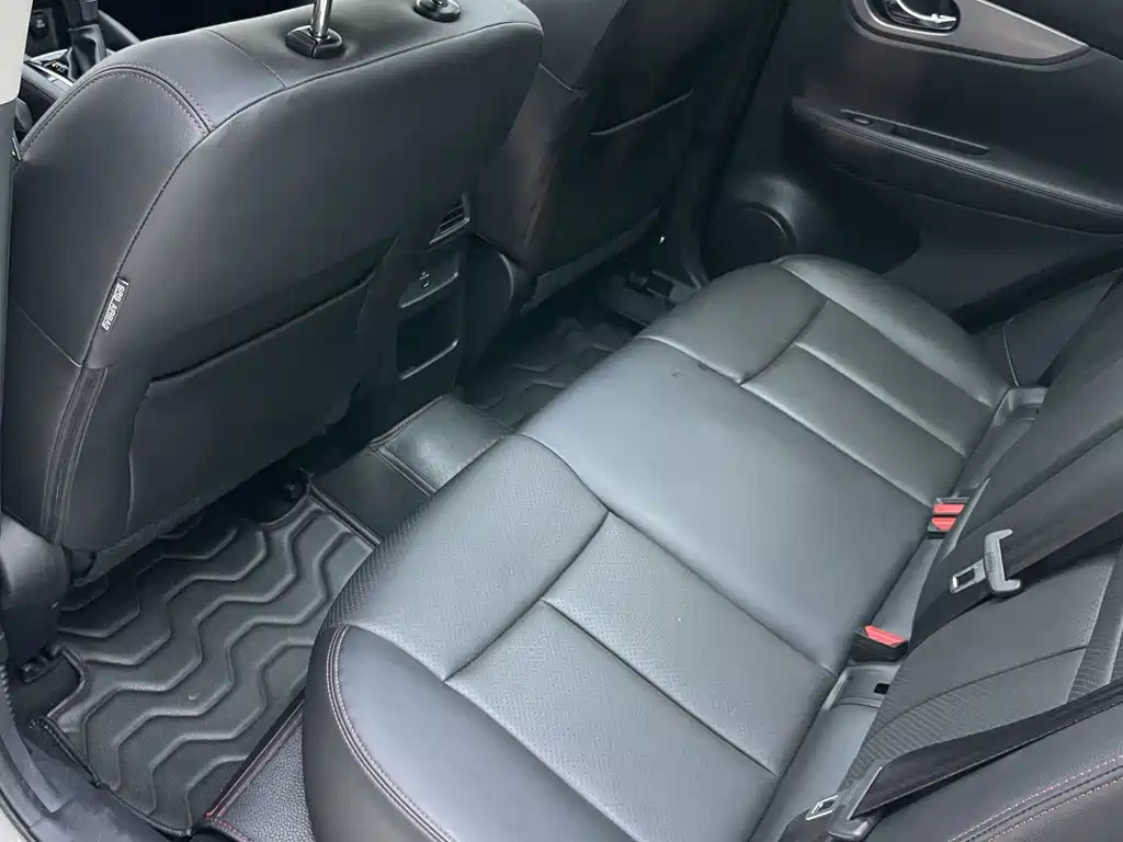 Nissan Qashqai — миниатюра 17