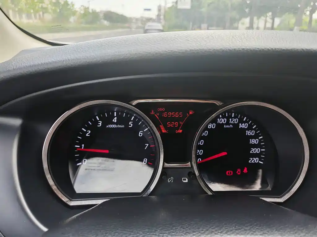 Nissan Livina — миниатюра 9